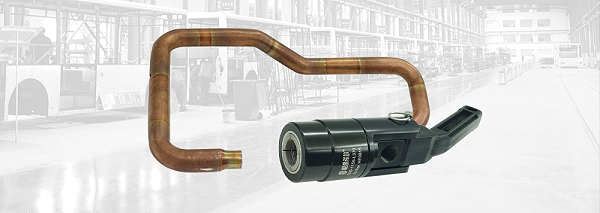 新能源汽车液冷板测试方案：格雷希尔G30系列快速密封连接器的应用与优势