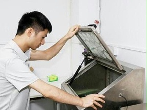 格雷希尔GripSeal员工检查机器