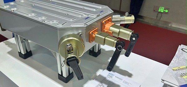 快速连接器
